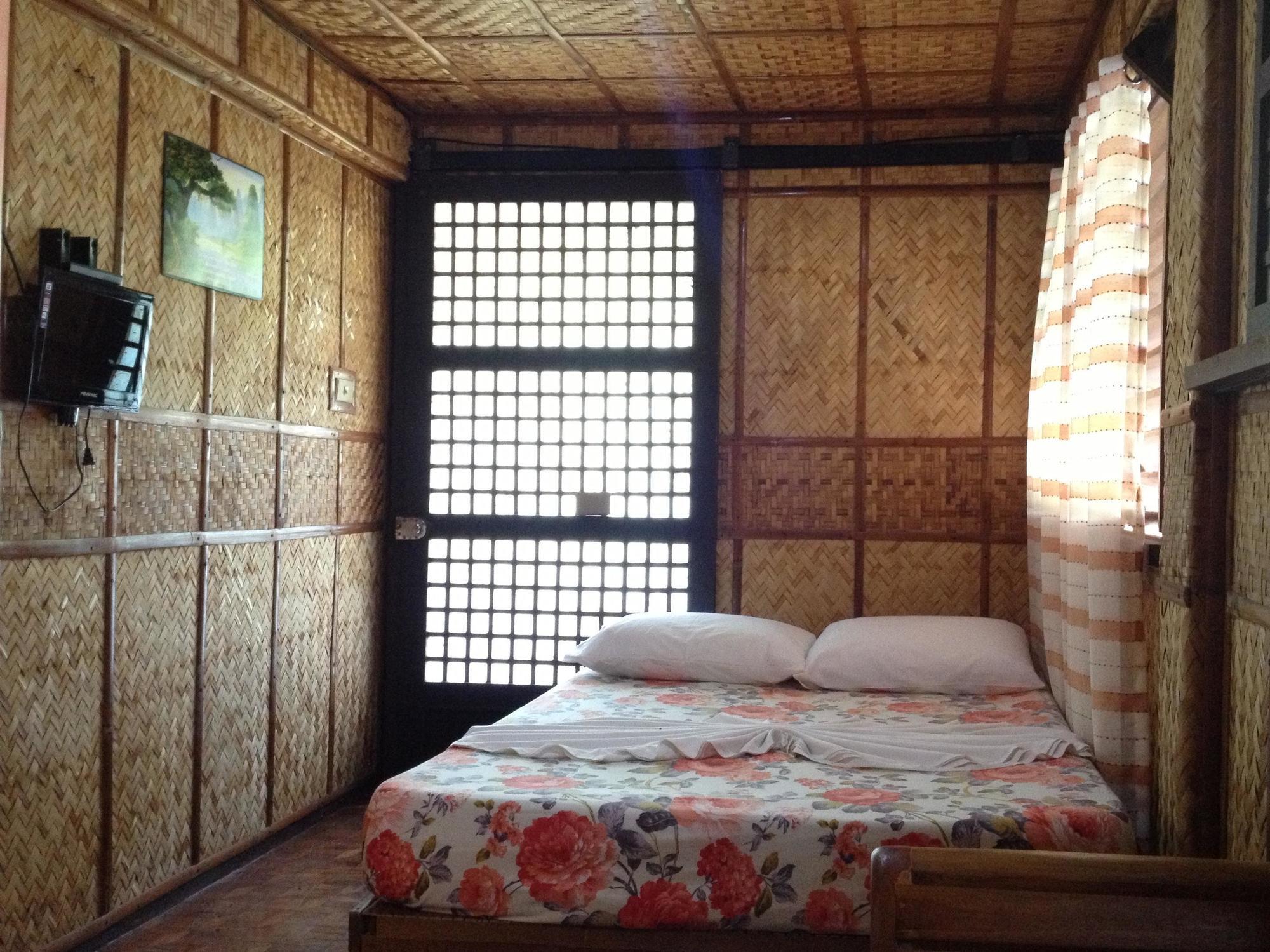 Bamboo House Beach Lodge & Restaurant Puerto Galera Zewnętrze zdjęcie
